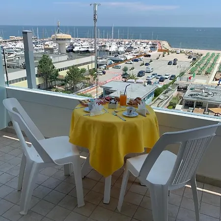 Otel Bristol - Koolibry Cervia