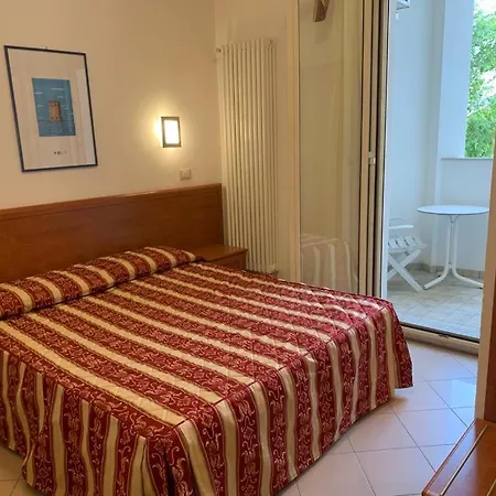 Bristol - Koolibry 3* チェルヴィア