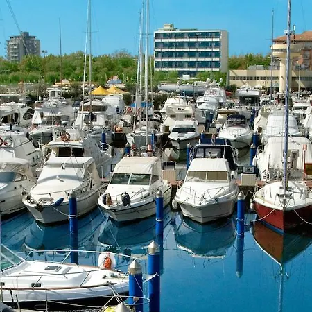 ホテル Bristol - Koolibry 3*