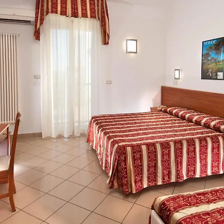 Otel Bristol - Koolibry 3*