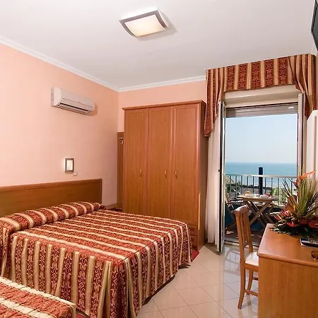 Otel Bristol - Koolibry 3*