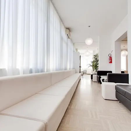 Otel Bristol - Koolibry Cervia