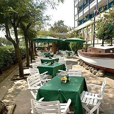 Otel Bristol - Koolibry Cervia