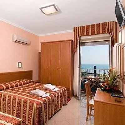 Bristol - Koolibry Otel 3*