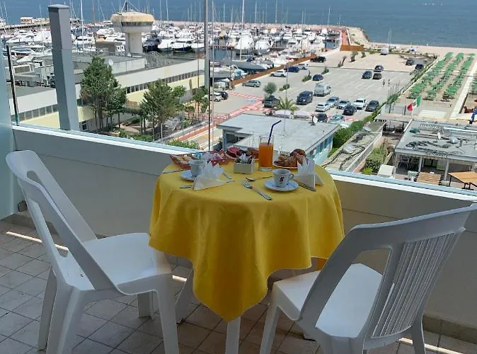 Hotel Bristol - Koolibry Cervia