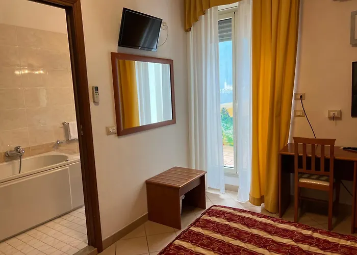 Bristol - Koolibry Otel 3*